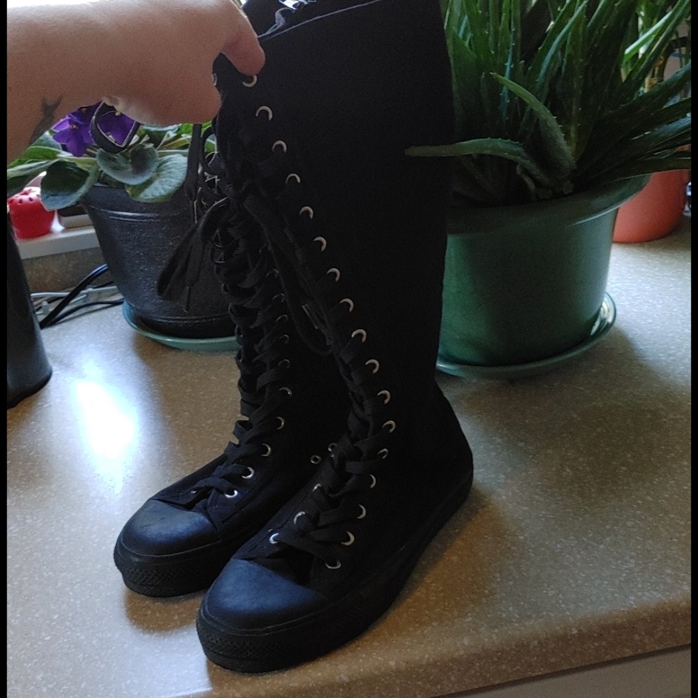 Demonia sneakers